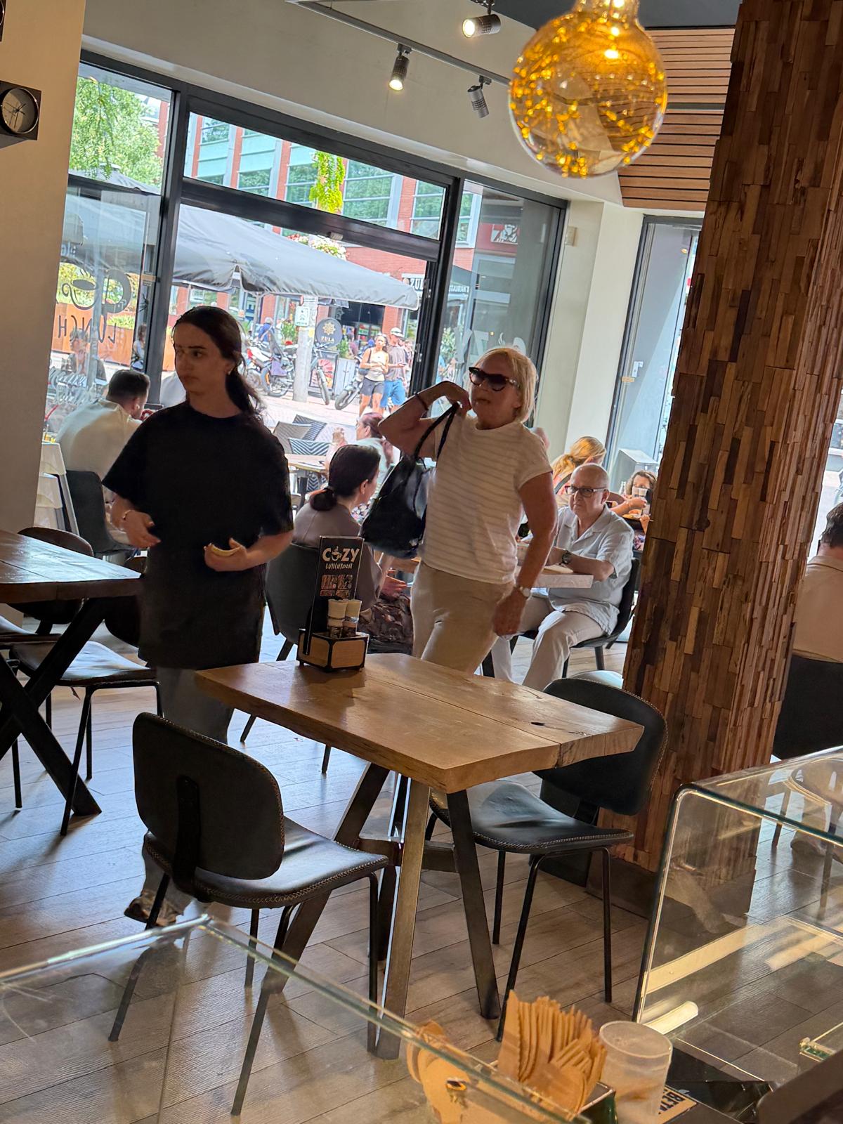 Cozy Lunchroom sfeer 7